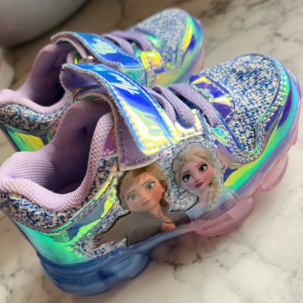 Disney baby (frozen) - light up - brand new baby girl shoes - size 5C